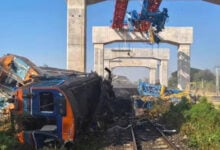 Tailandia: Grúa de construcción cae sobre tren de pasajeros y deja 22 muertos