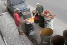 Dos adolescentes provocan la explosión de un barril con un encendedor y un cuchillo