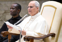 Papa León XIV pide paciencia y diálogo ante la escalada de violencia en Irán y Siria