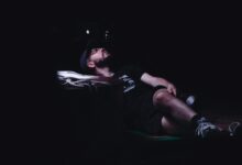 Por qué trasnochar podría estar dañando tus arterias