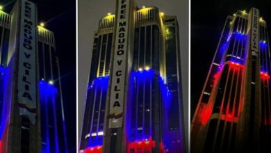 Pancartas en Caracas exigen la liberación del presidente Maduro y Cilia Flores