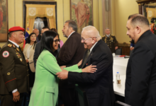 Delcy Rodríguez convoca a la oposición a un proceso de entendimiento nacional por la paz