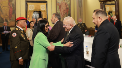 Delcy Rodríguez convoca a la oposición a un proceso de entendimiento nacional por la paz