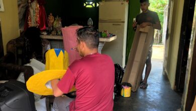 Vecinos de la calle 8 y La Tijera en Las Cocuizas inician elaboración de los adornos carnestolendos