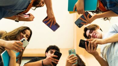 Grecia evalúa restringir acceso a RR.SS. a menores de 15 años