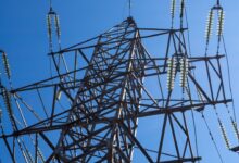 Hungría y Eslovaquia amenazan con cortar el suministro eléctrico a Ucrania