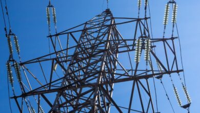 Hungría y Eslovaquia amenazan con cortar el suministro eléctrico a Ucrania