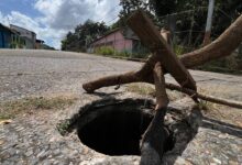 Habitantes del 5to callejón de La Muralla piden reparar alcantarilla sin tapa