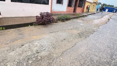 Dos semanas sin agua tienen en la Calle 24 A de Viento Colao
