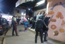 Operativo nocturno de Polimaturín deja un arrestado y seis motos retenidas