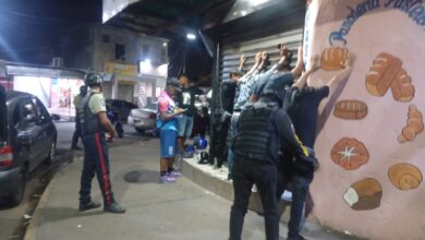Operativo nocturno de Polimaturín deja un arrestado y seis motos retenidas