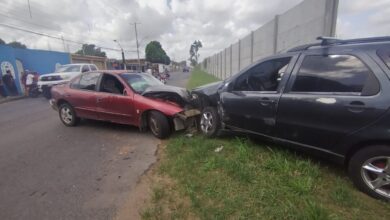 Colisión de vehículos deja un adolescente lesionado en Brisas del Aeropuerto