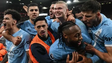 Manchester City derrotó al Liverpool con una épica remontada y mantiene viva la Premier League