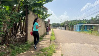 Reportan fallas de agua en la calle Esperanza de La Cruz