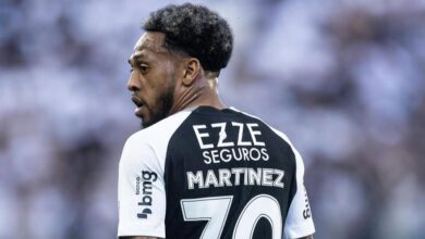 El "Brujo" Martínez queda fuera del Corinthians y se perderá el 2026 por rotura de ligamentos
