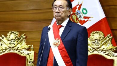 José María Balcázar asume la presidencia interina de Perú