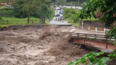Fuertes lluvias causan desbordamiento de río en Mérida
