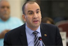 Designan a Larry Devoe como Fiscal General encargado