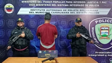 Detienen a comerciante que amenazaba a su esposa con una pistola