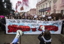 Miles protestan contra los costos y el daño ambiental de los Juegos Olímpicos