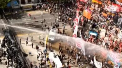 Máxima tensión en Buenos Aires: Graves disturbios frente al Congreso por la reforma laboral