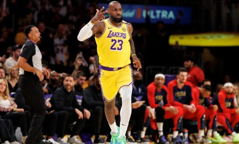 LeBron James hace historia: se convierte en el jugador con más partidos en la NBA