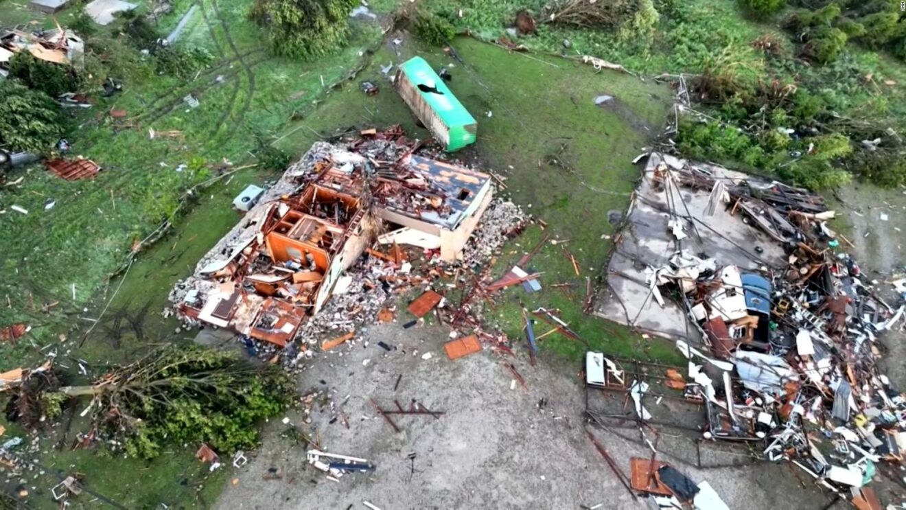 Al menos seis muertos y decenas de heridos tras el paso de tormentas en ...
