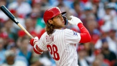 Alec Bohm demanda a sus padres por 3 millones de dólares