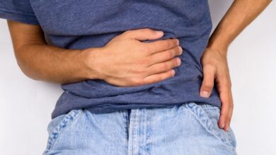 Cómo el cortisol por ansiedad daña directamente tu salud estomacal