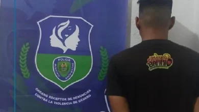 Detenido por golpear a su expareja cuando esta salía del trabajo