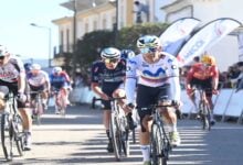 El venezolano Orluis Aular conquista el podio en la primera etapa de la París-Niza 2026