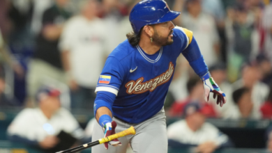 Los Rojos de Cincinnati celebran el impacto de Eugenio Suárez en el Clásico