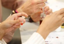 Farmacias en Italia entregan kits gratuitos para detectar drogas en bebidas