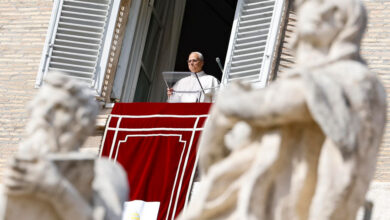 Papa León XIV condena toda forma de violencia contra la mujer