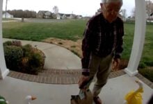 Repartidor de 78 años logra jubilarse tras hacerse viral en redes sociales