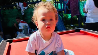 Un bebé de un año murió asfixiado con una uña postiza