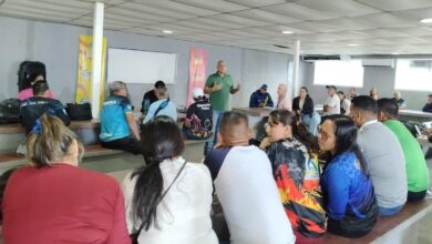 Orientan a docentes de educación física rumbo a los Juegos Estudiantiles 2026