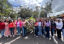 Con ofrenda floral rinden tributo al valor de la mujer monaguense