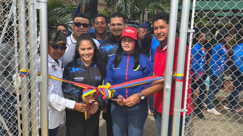 Autoridades de Monagas entregan rehabilitada la cancha de la UBV