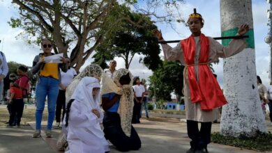 Estudiantes de Ezequiel Zamora inician la Semana Santa con el Viacrucis Educativo