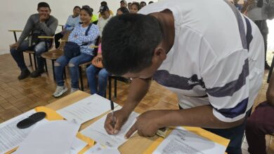 Firman acta convenio para el financiamiento de proyectos socioproductivos en Caripe