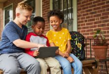 Padres en Brasil ahora administrarán las cuentas de sus hijos menores de 16 años