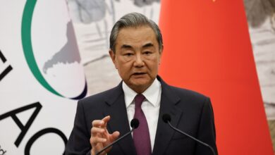 China pide detener el "desbordamiento" del conflicto en Asia Occidental