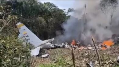 Autoridades colombianas buscan las causas del accidente aéreo