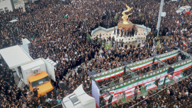 Duelo en Irán: Sepultan a las 165 víctimas del ataque a la escuela infantil