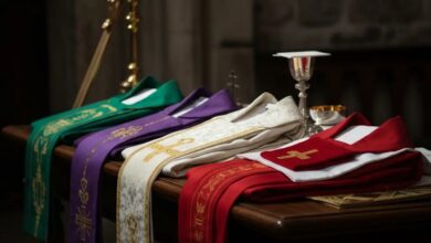 Semana Santa: ¿Qué significan los colores de las vestiduras sacerdotales?