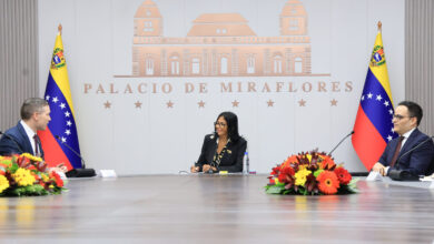 Delcy Rodríguez a delegados de EE. UU.: Las sanciones deben cesar para desarrollar las inversiones