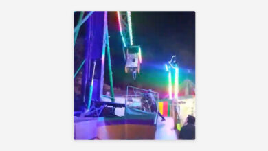 Video viral: Joven cae de juego mecánico en movimiento en México