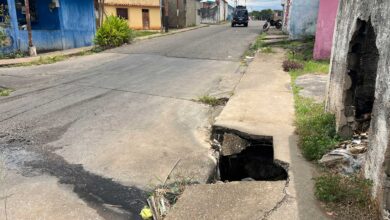 Habitantes de La Murallita exigen reparación urgente de alcantarilla y aceras
