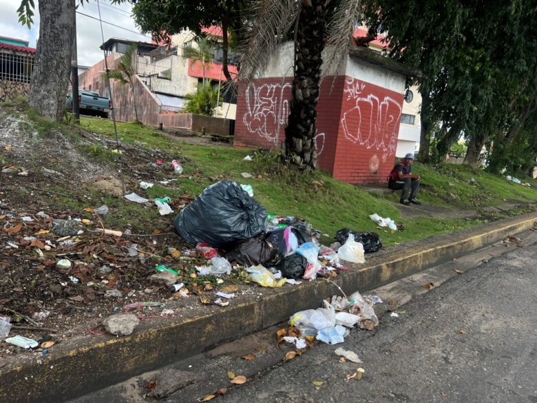 Maturineses están a favor con que multen a quienes boten basura en lugares no permitidos